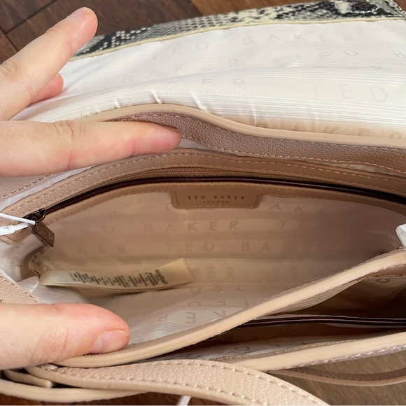 NWT Ted Baker Alani Snake Embossed Leather Shoulder Bag Taupe Pink Chain Cross - Picture 13 of 15